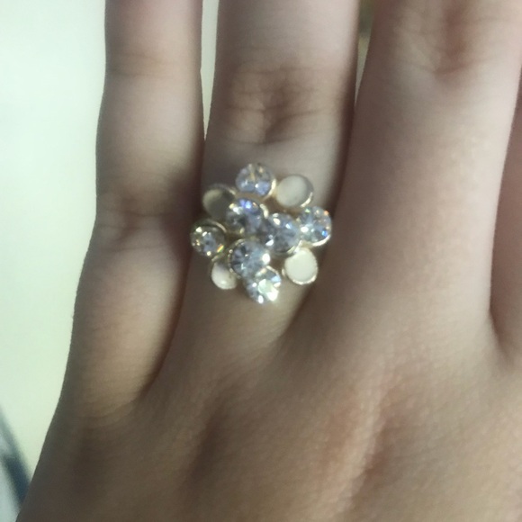 Beautiful diamond ring 💍 - Picture 4 of 8